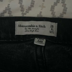 Abercrombie Curve Love 90’s Straight Ultra High Rise